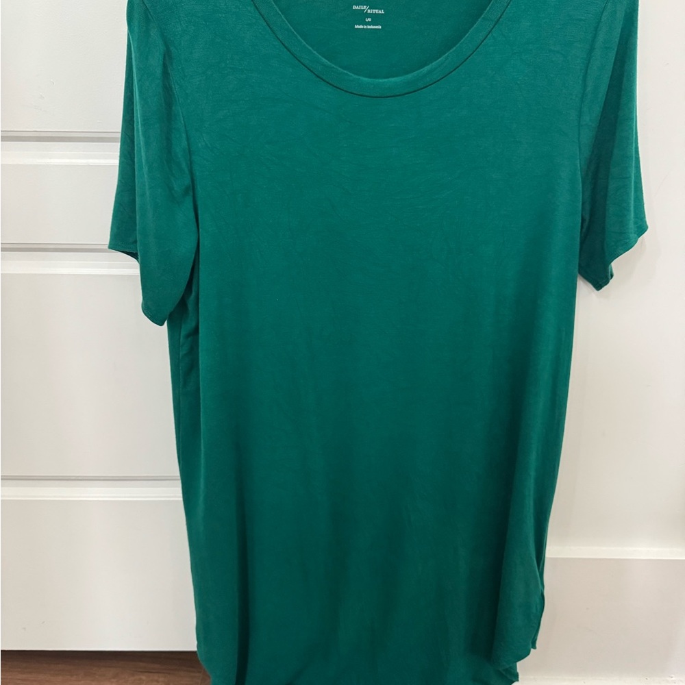 Women’s daily ritual top
